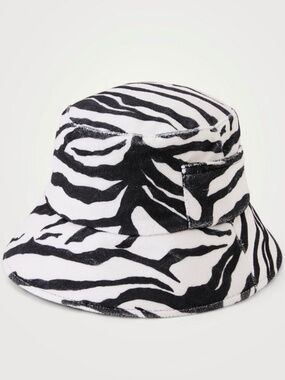 LACK OF COLOR Wave Terry Bucket Hat In Zebra Print
